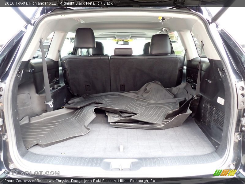 Midnight Black Metallic / Black 2016 Toyota Highlander XLE