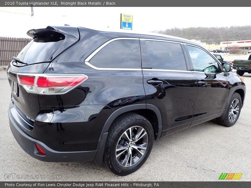 Midnight Black Metallic / Black 2016 Toyota Highlander XLE
