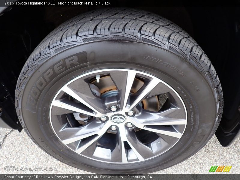 Midnight Black Metallic / Black 2016 Toyota Highlander XLE