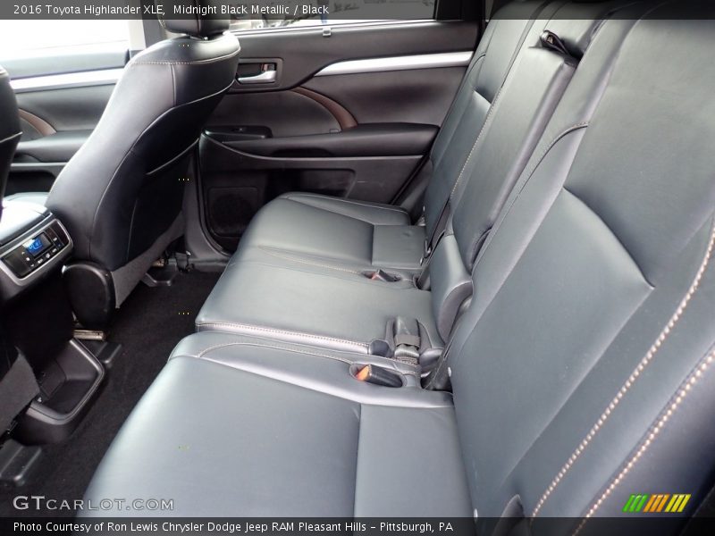 Midnight Black Metallic / Black 2016 Toyota Highlander XLE
