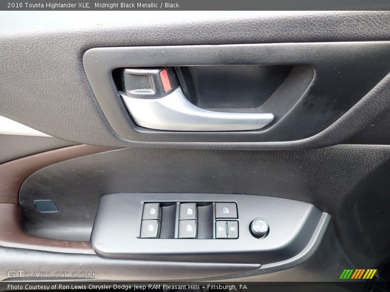 Midnight Black Metallic / Black 2016 Toyota Highlander XLE