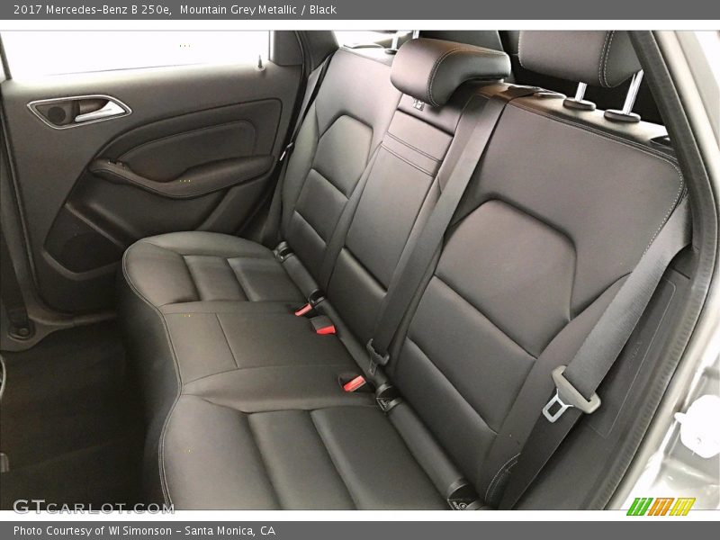 Rear Seat of 2017 B 250e