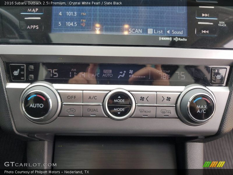 Controls of 2016 Outback 2.5i Premium