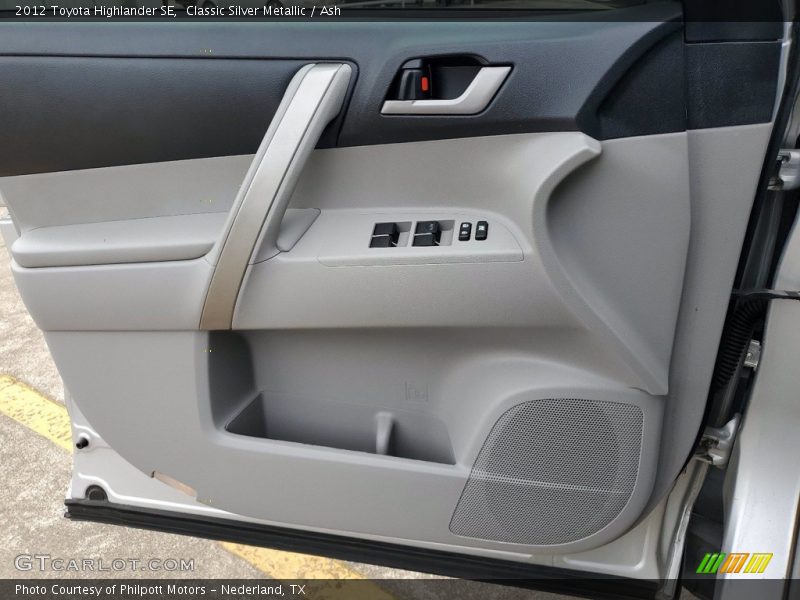 Classic Silver Metallic / Ash 2012 Toyota Highlander SE