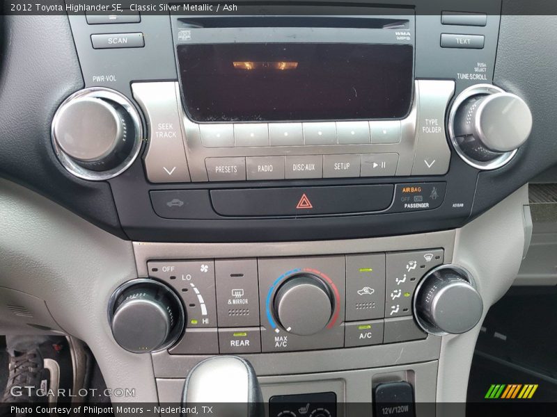 Classic Silver Metallic / Ash 2012 Toyota Highlander SE