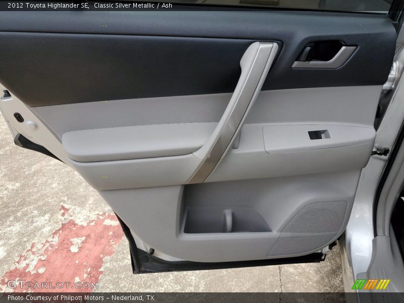 Classic Silver Metallic / Ash 2012 Toyota Highlander SE