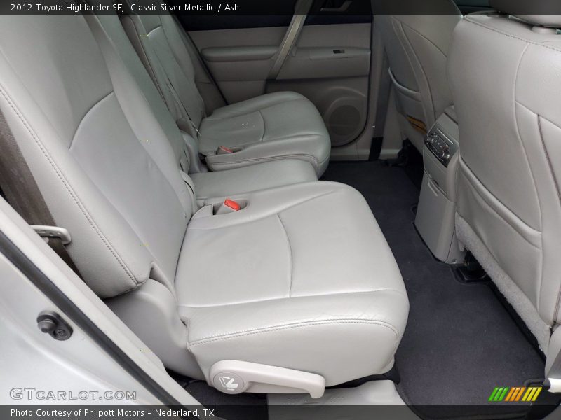Classic Silver Metallic / Ash 2012 Toyota Highlander SE