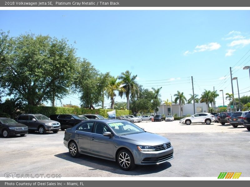 Platinum Gray Metallic / Titan Black 2018 Volkswagen Jetta SE