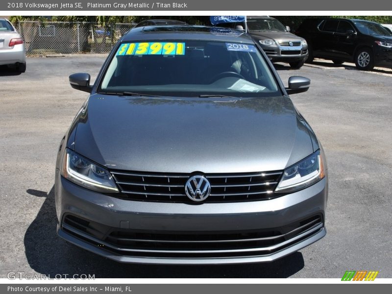 Platinum Gray Metallic / Titan Black 2018 Volkswagen Jetta SE
