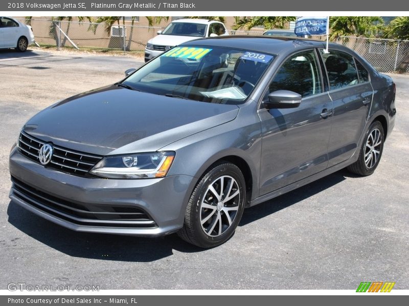 Platinum Gray Metallic / Titan Black 2018 Volkswagen Jetta SE