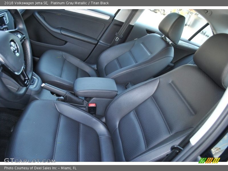 Platinum Gray Metallic / Titan Black 2018 Volkswagen Jetta SE