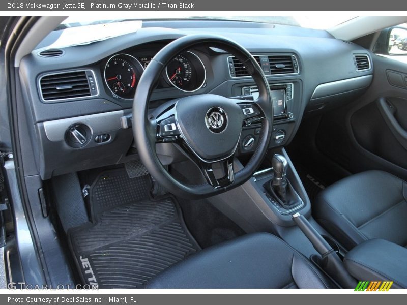 Platinum Gray Metallic / Titan Black 2018 Volkswagen Jetta SE