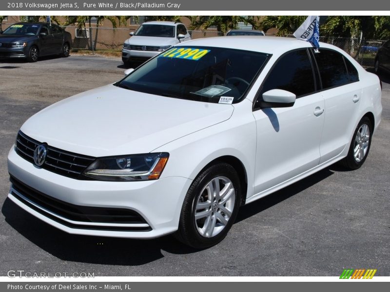 Front 3/4 View of 2018 Jetta S