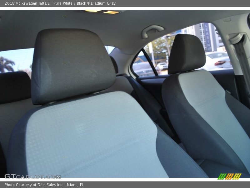 Pure White / Black/Palladium Gray 2018 Volkswagen Jetta S