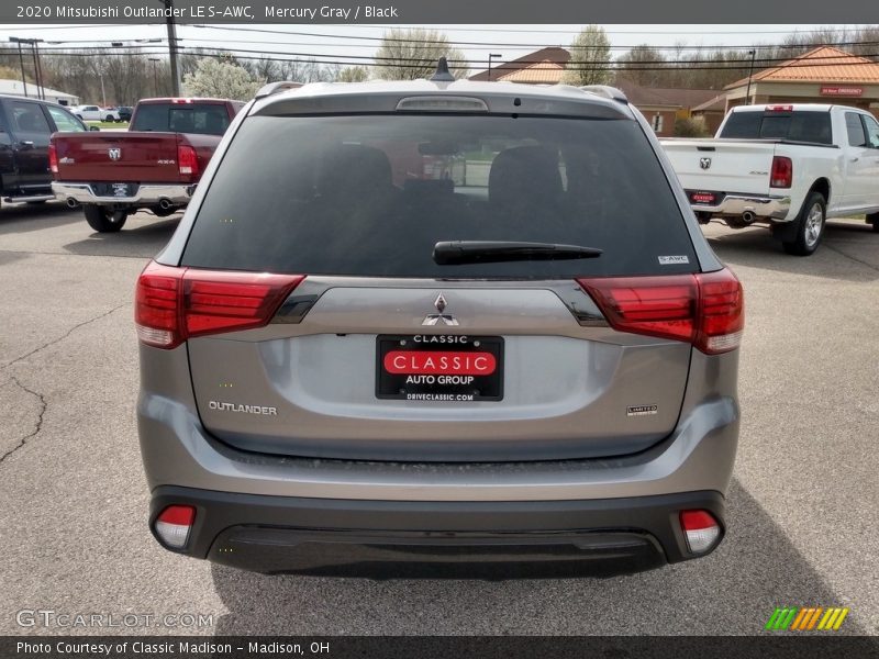 Mercury Gray / Black 2020 Mitsubishi Outlander LE S-AWC