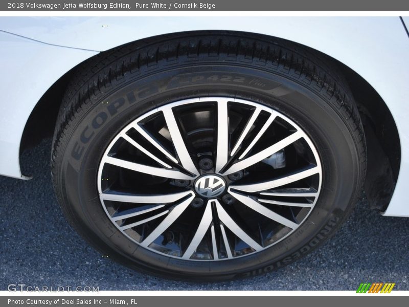 Pure White / Cornsilk Beige 2018 Volkswagen Jetta Wolfsburg Edition