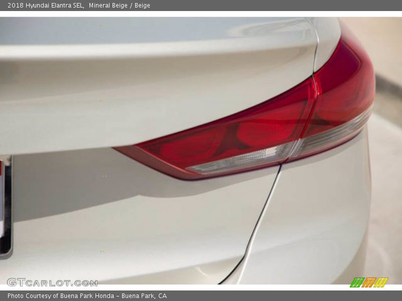 Mineral Beige / Beige 2018 Hyundai Elantra SEL