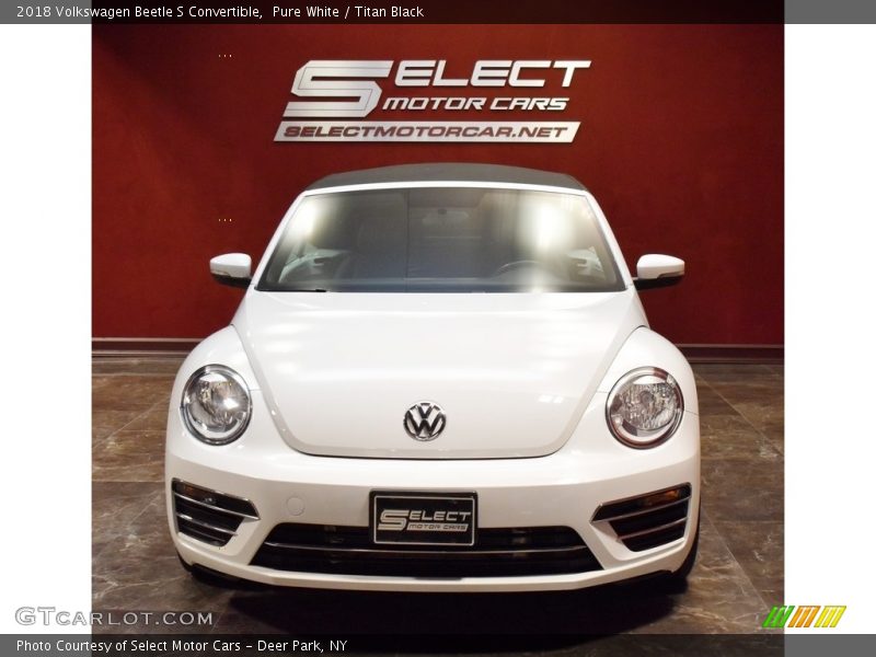 Pure White / Titan Black 2018 Volkswagen Beetle S Convertible