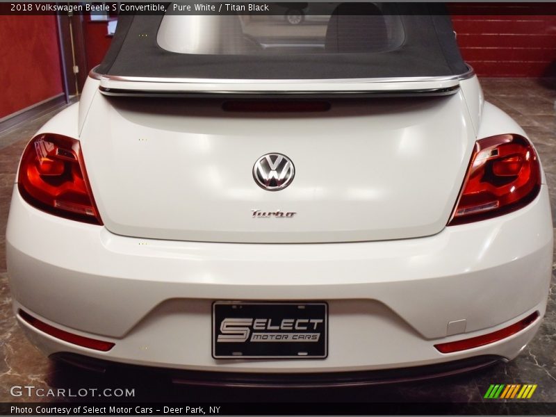 Pure White / Titan Black 2018 Volkswagen Beetle S Convertible