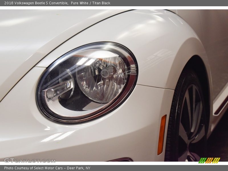 Pure White / Titan Black 2018 Volkswagen Beetle S Convertible