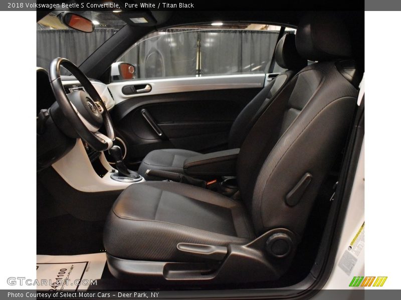 Pure White / Titan Black 2018 Volkswagen Beetle S Convertible