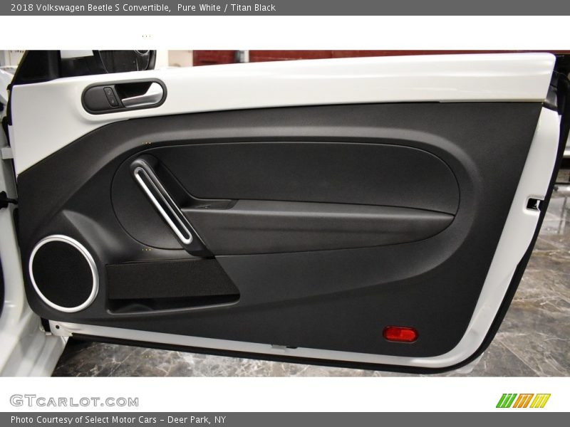 Pure White / Titan Black 2018 Volkswagen Beetle S Convertible