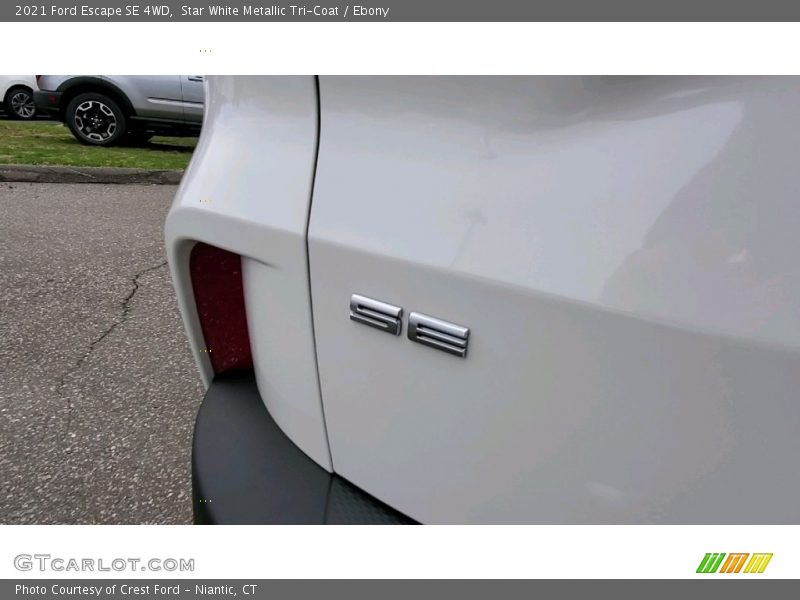 Star White Metallic Tri-Coat / Ebony 2021 Ford Escape SE 4WD
