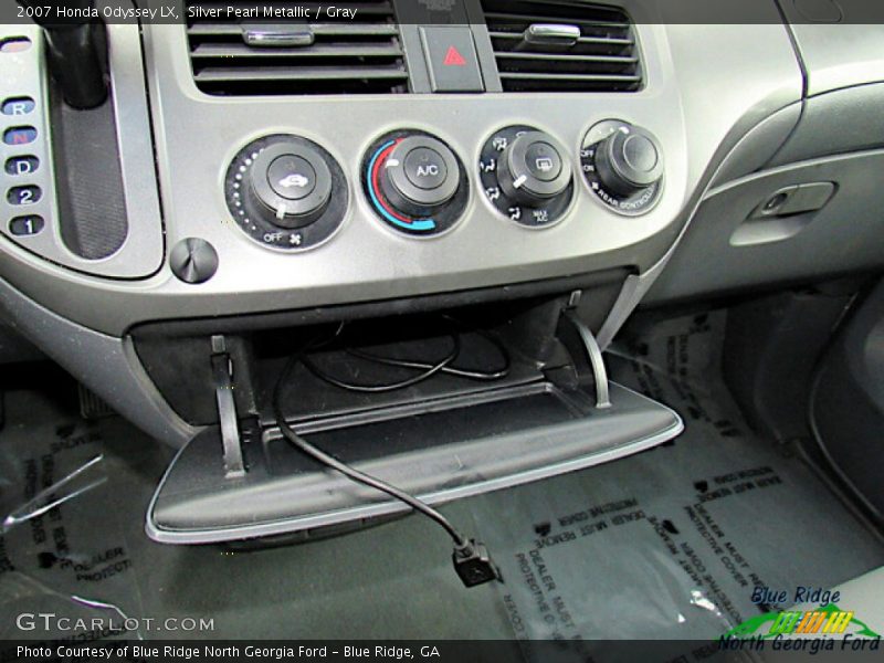 Silver Pearl Metallic / Gray 2007 Honda Odyssey LX
