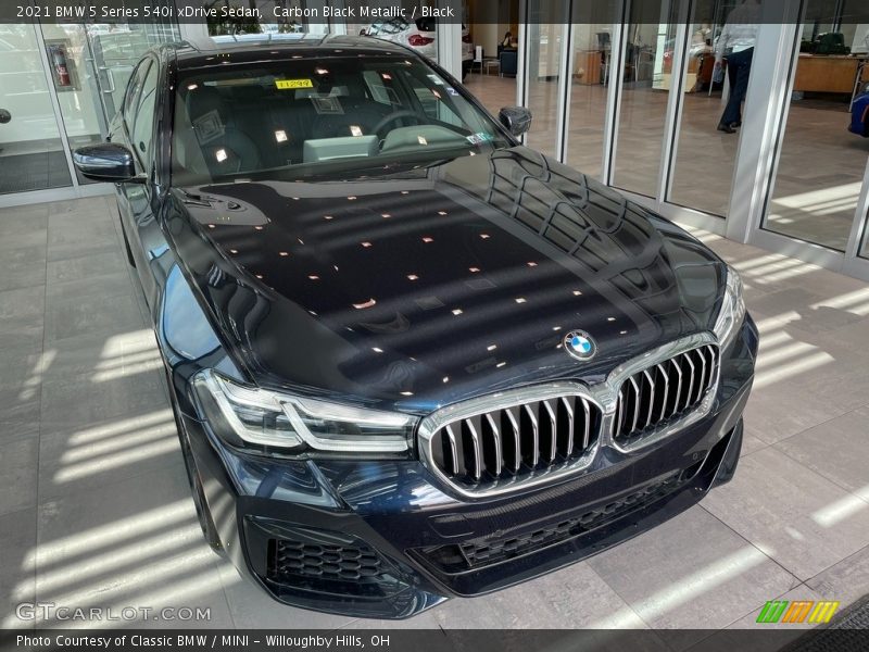 Carbon Black Metallic / Black 2021 BMW 5 Series 540i xDrive Sedan