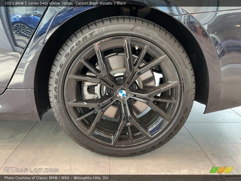 Carbon Black Metallic / Black 2021 BMW 5 Series 540i xDrive Sedan