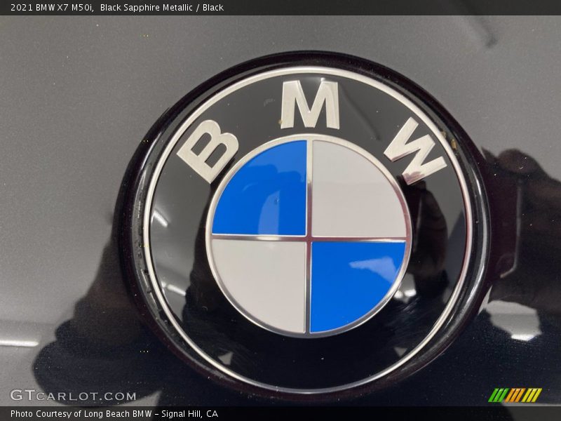 Black Sapphire Metallic / Black 2021 BMW X7 M50i