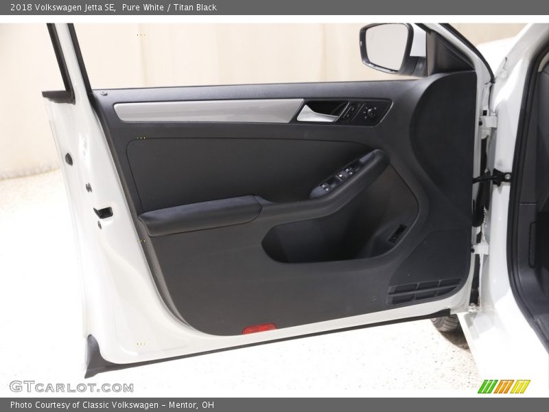 Pure White / Titan Black 2018 Volkswagen Jetta SE