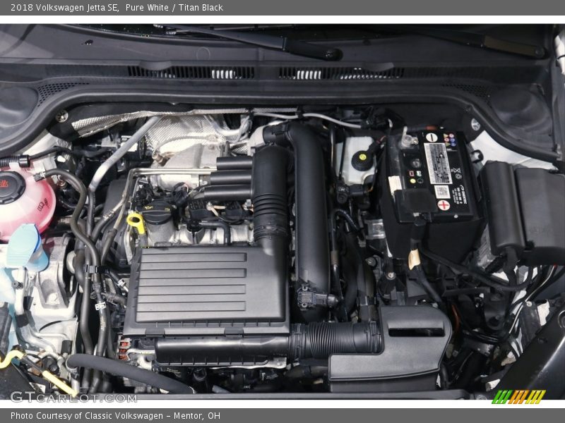Pure White / Titan Black 2018 Volkswagen Jetta SE