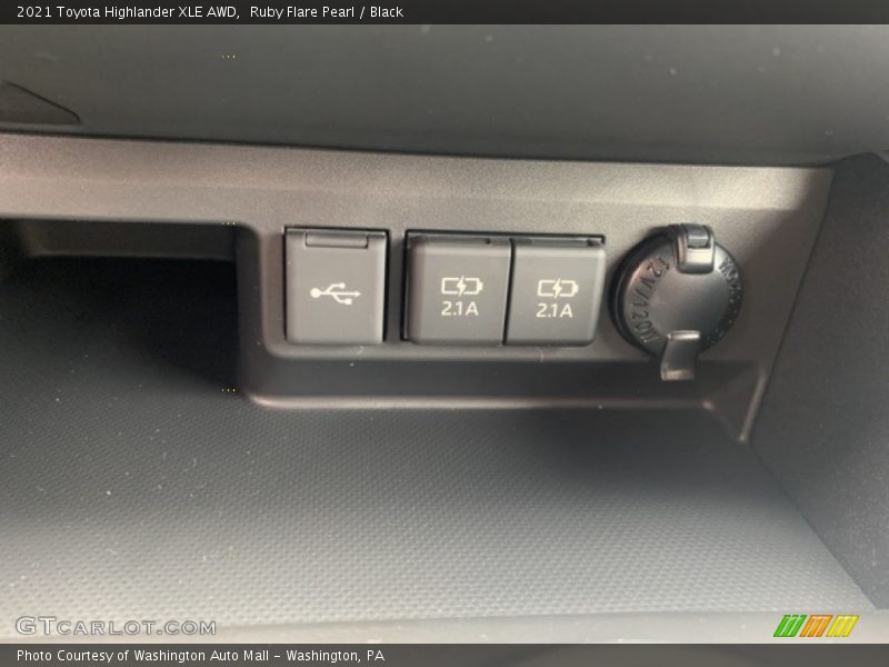 Ruby Flare Pearl / Black 2021 Toyota Highlander XLE AWD