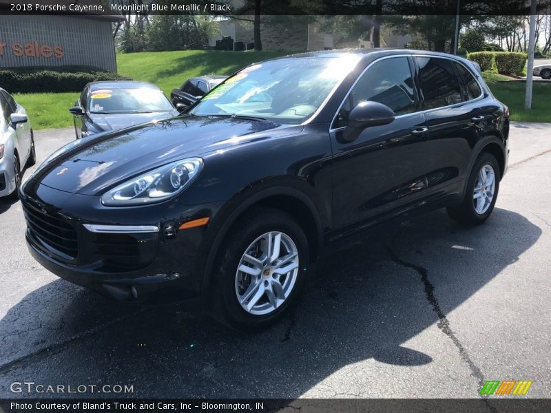 Moonlight Blue Metallic / Black 2018 Porsche Cayenne