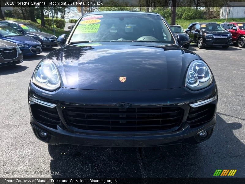 Moonlight Blue Metallic / Black 2018 Porsche Cayenne