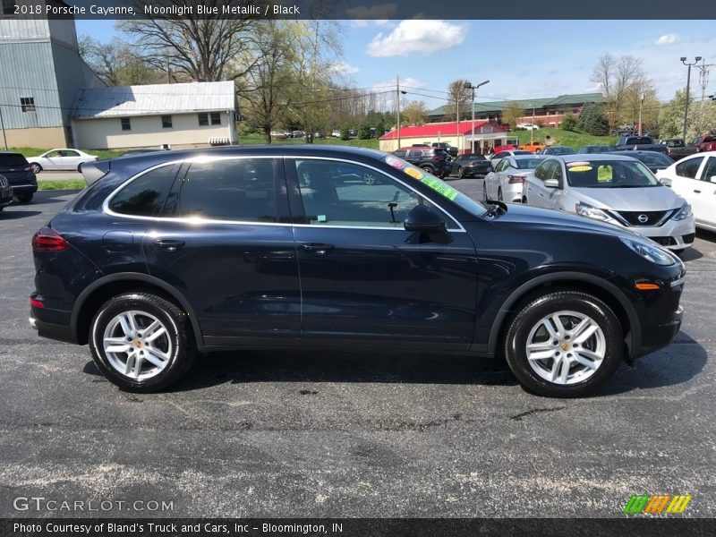 Moonlight Blue Metallic / Black 2018 Porsche Cayenne