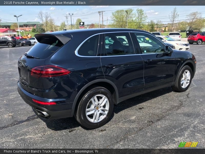 Moonlight Blue Metallic / Black 2018 Porsche Cayenne