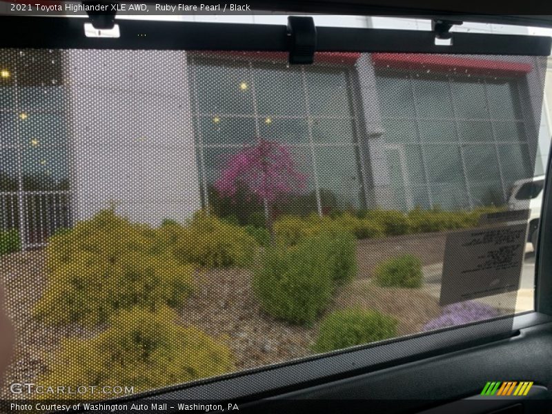Ruby Flare Pearl / Black 2021 Toyota Highlander XLE AWD
