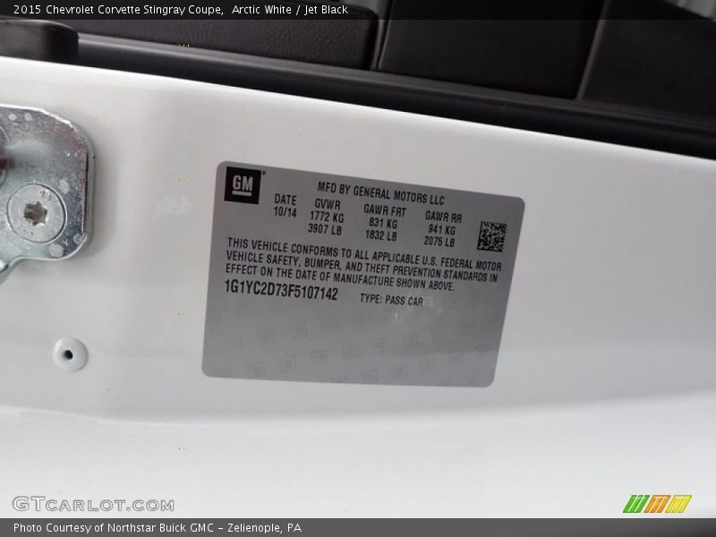 Arctic White / Jet Black 2015 Chevrolet Corvette Stingray Coupe