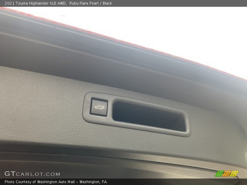 Ruby Flare Pearl / Black 2021 Toyota Highlander XLE AWD