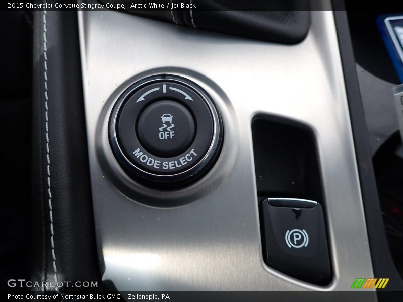 Arctic White / Jet Black 2015 Chevrolet Corvette Stingray Coupe
