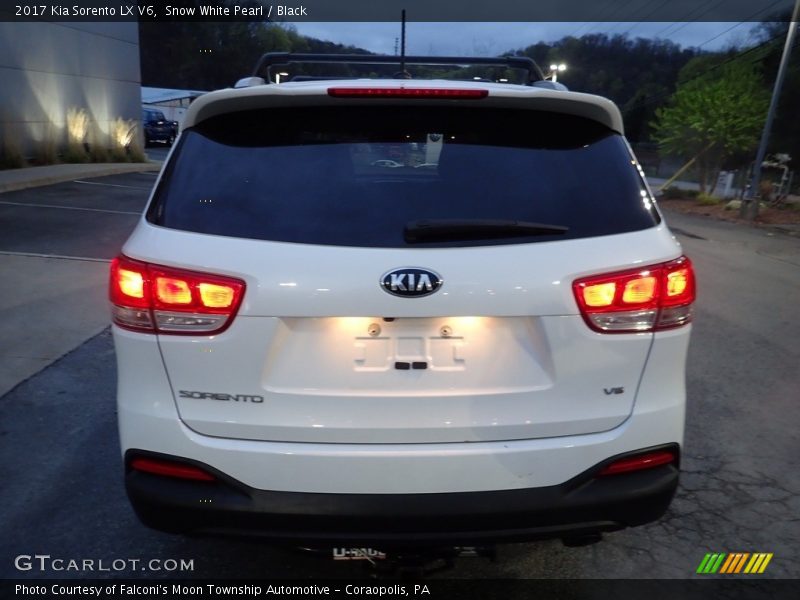 Snow White Pearl / Black 2017 Kia Sorento LX V6