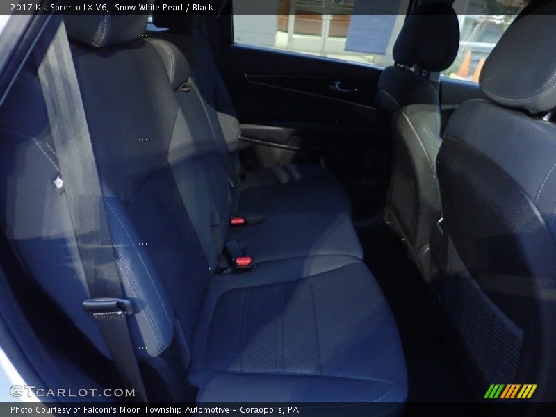 Snow White Pearl / Black 2017 Kia Sorento LX V6