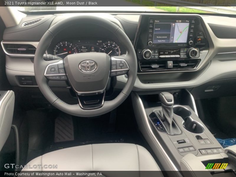 Moon Dust / Black 2021 Toyota Highlander XLE AWD