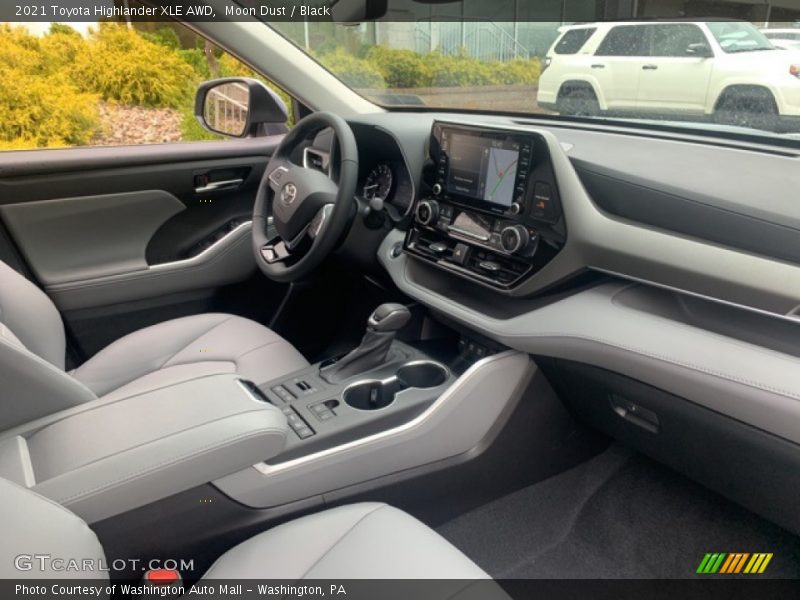 Moon Dust / Black 2021 Toyota Highlander XLE AWD