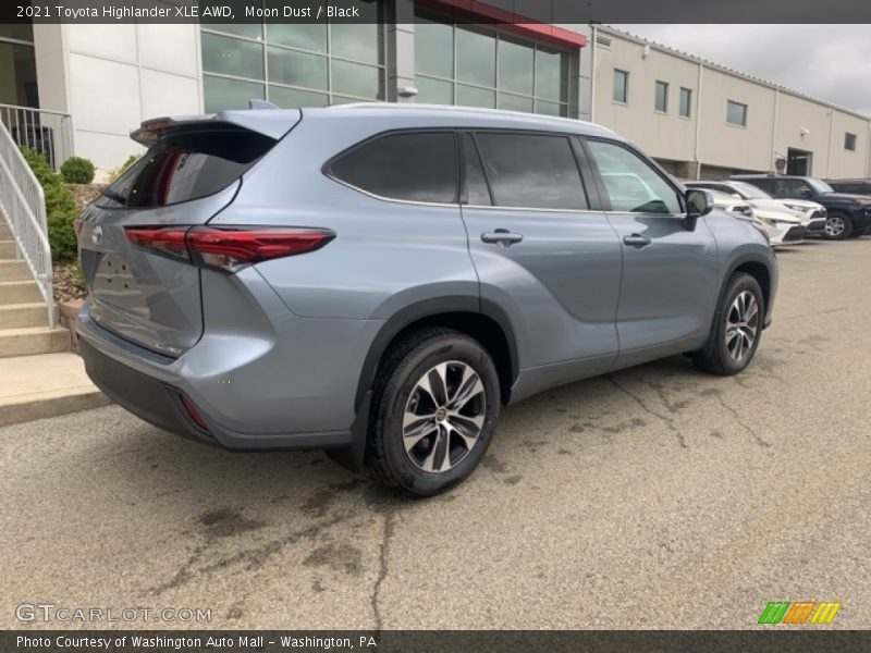 Moon Dust / Black 2021 Toyota Highlander XLE AWD