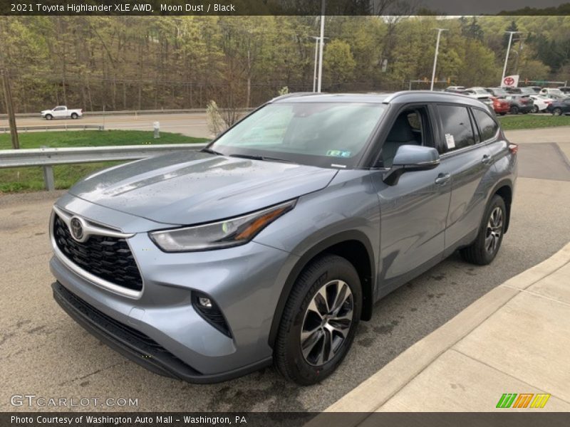 Moon Dust / Black 2021 Toyota Highlander XLE AWD