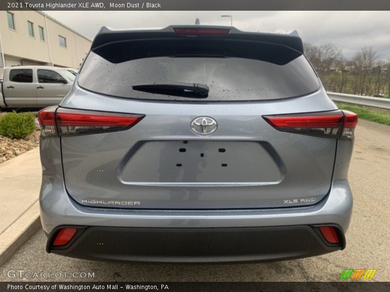 Moon Dust / Black 2021 Toyota Highlander XLE AWD