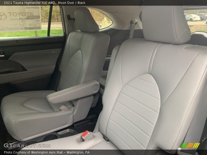 Moon Dust / Black 2021 Toyota Highlander XLE AWD